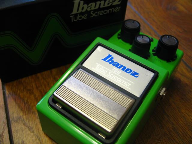 ブースターとして使用されるIBANEZのTS-9