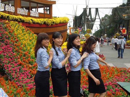 制服の女の子４人組